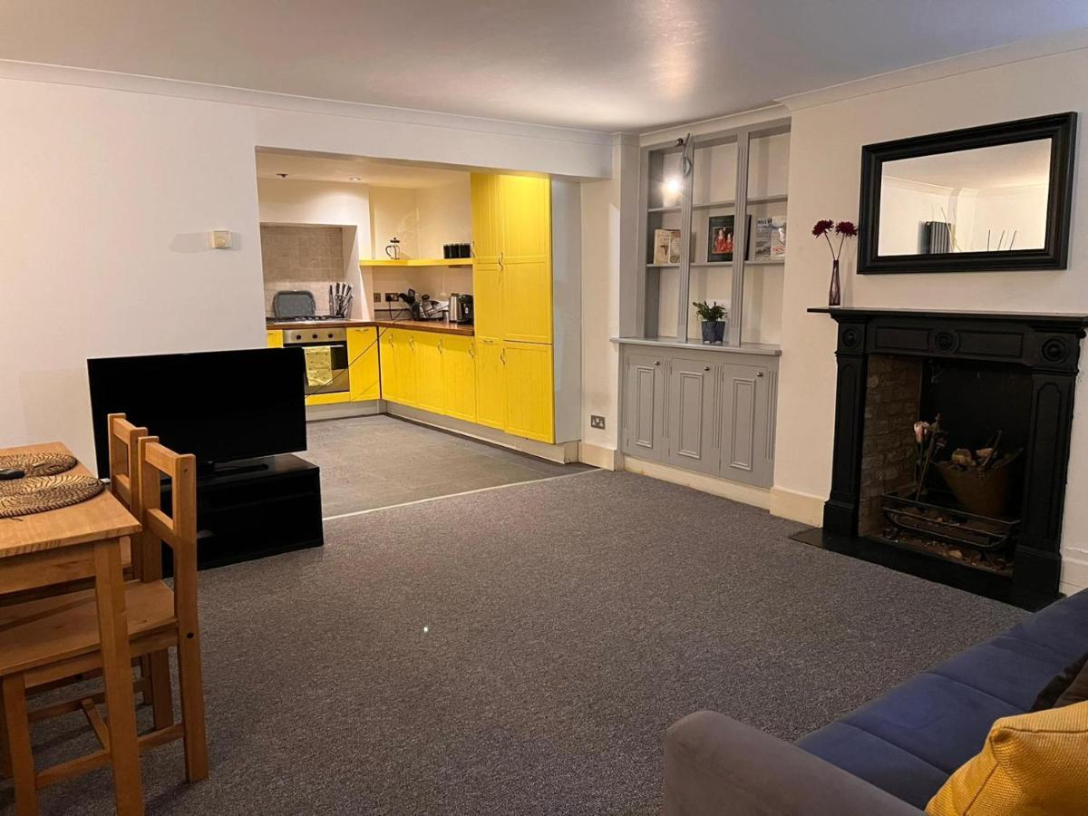Entire 2-Bedroom Flat In Camden Londres Exterior foto